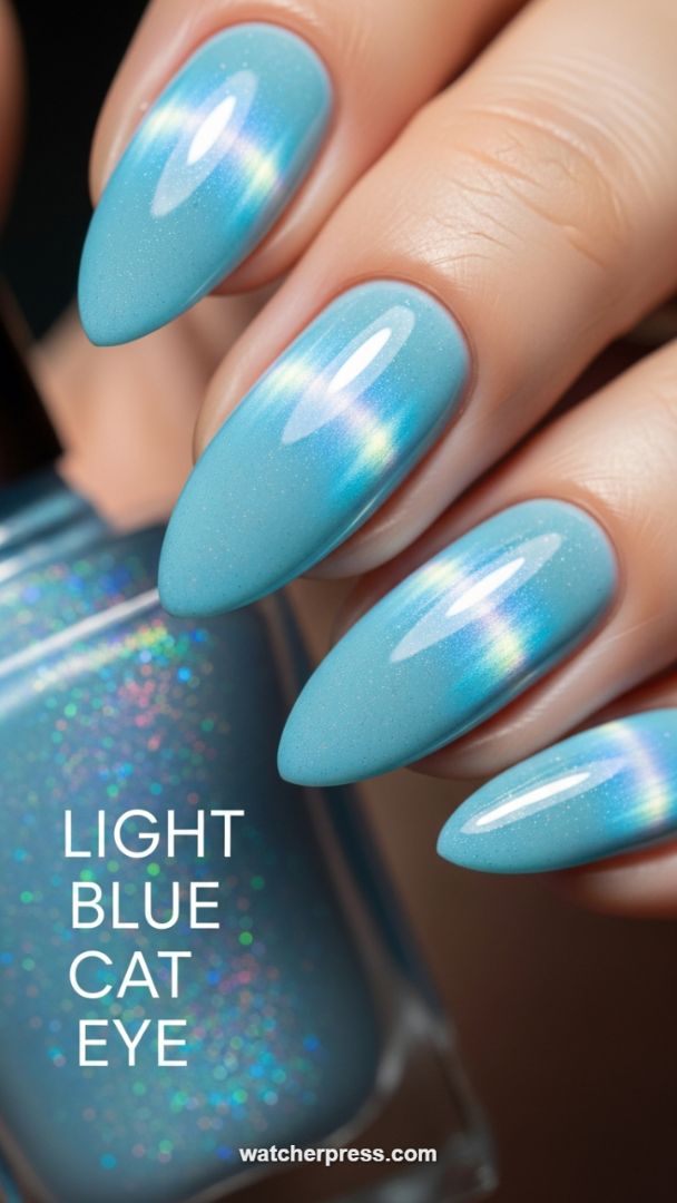 The Aurora Flash: Icy Blue Magnetic Cat Eye Polish