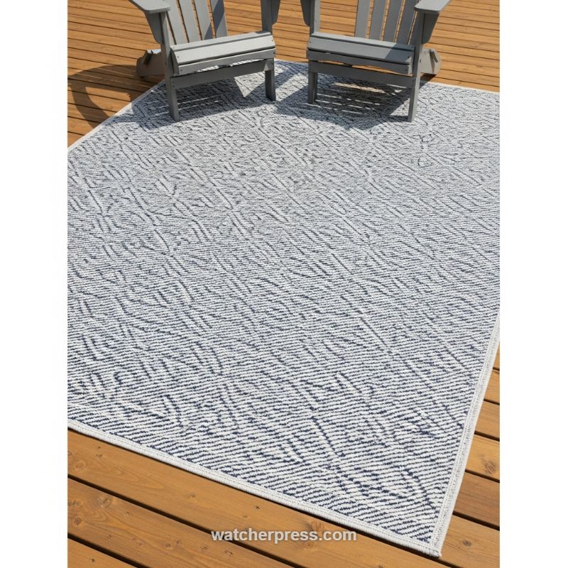 Grounding Your Outdoor Seating Area with High-Contrast Textiles